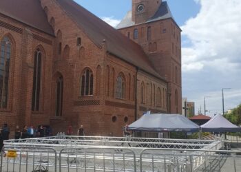 Powstaje scena na Starym Rynku Radio Zachód - Lubuskie