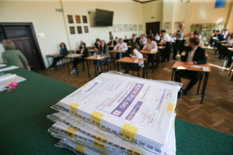 Egzamin maturalny - arkusze Fot. PAP/Lech Muszyński