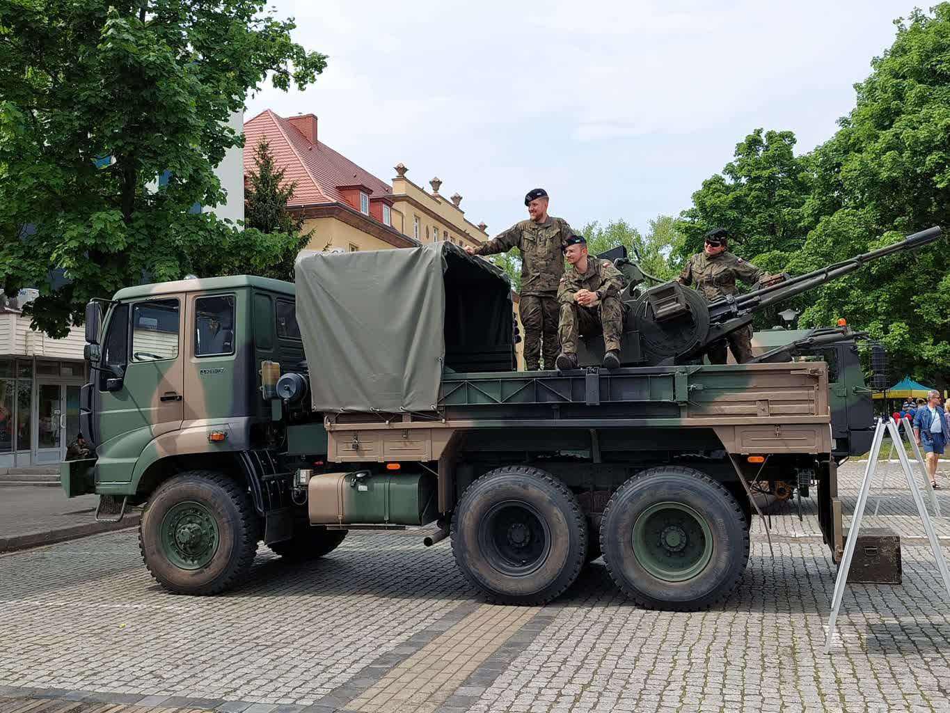 Piknik wojskowy w Zielonej Górze [ZDJĘCIA] Radio Zachód - Lubuskie