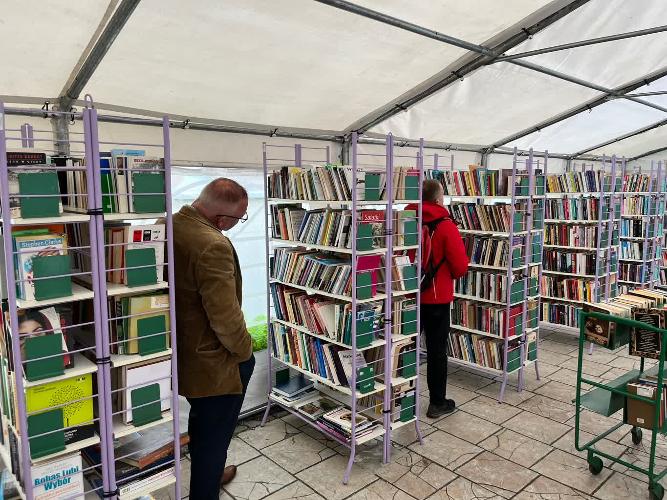 Trwa Majowy Kiermasz Książki w bibliotece Norwida Radio Zachód - Lubuskie