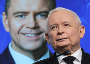 Jarosław Kaczyński podczas dzisiejszej konferencji prasowej (PAP/Paweł Supernak)