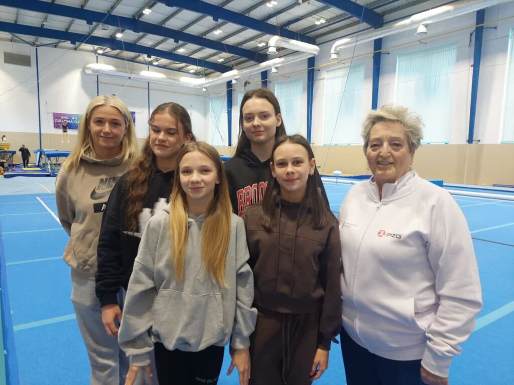 Dwa złote medale zielonogórskich akrobatek w MP seniorek Dwa złote medale zielonogórskich akrobatek w MP seniorek Radio Zachód - Lubuskie