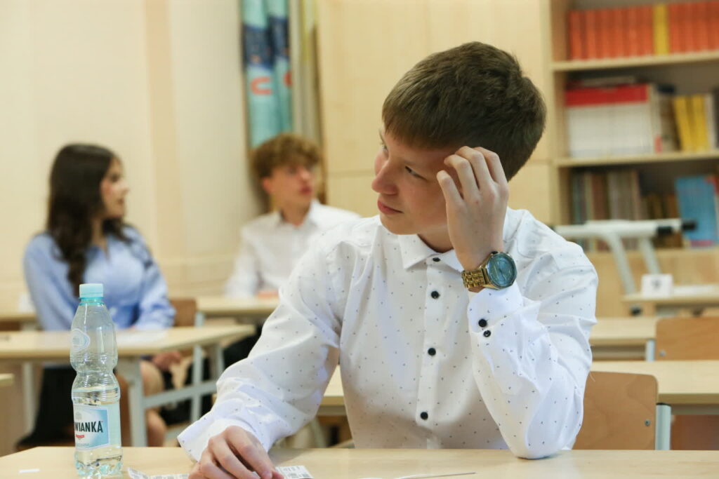 Egzamin z języka obcego - ostatnia część obowiązkowego egzaminu ósmoklasisty 3 Fot. PAP/Lech Muszyński