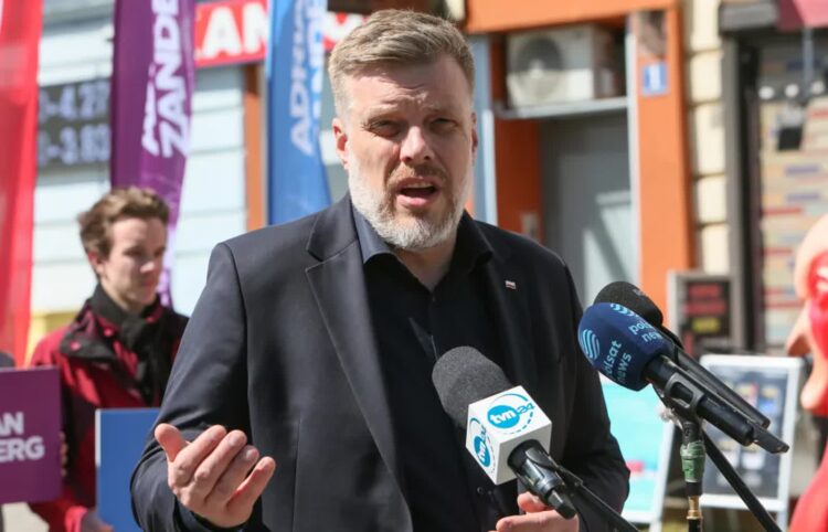 Adrian Zandberg. Fot. PAP/Lech Muszyński