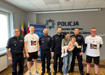 400 kilometrów w 5 dni – policjanci z Katowic pojechali dla chorej Laury 14 400 kilometrów w 5 dni – policjanci z Katowic pojechali dla chorej Laury Radio Zachód - Lubuskie