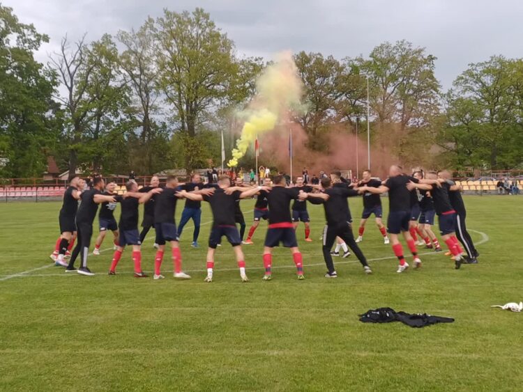 Różanki witają IV ligę! 9 Różanki witają IV ligę! Radio Zachód - Lubuskie