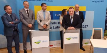 Setna umowa na dofinansowanie w ramach EFS - konferencja w UMWL (fot. Piotr Bakselerowicz)