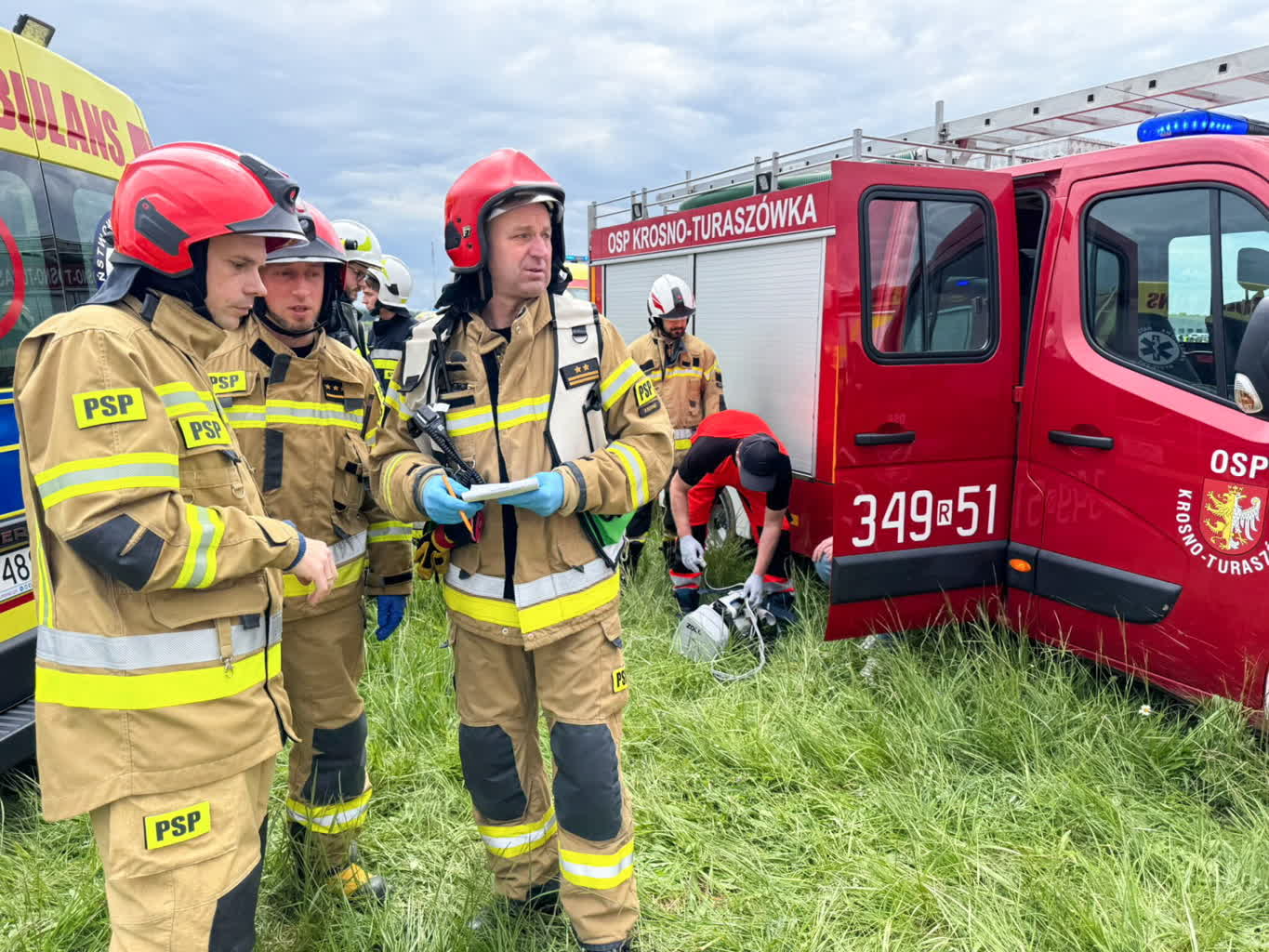 Podczas zawodów samochód wjechał w tłum kibiców; kilkanaście osób rannych