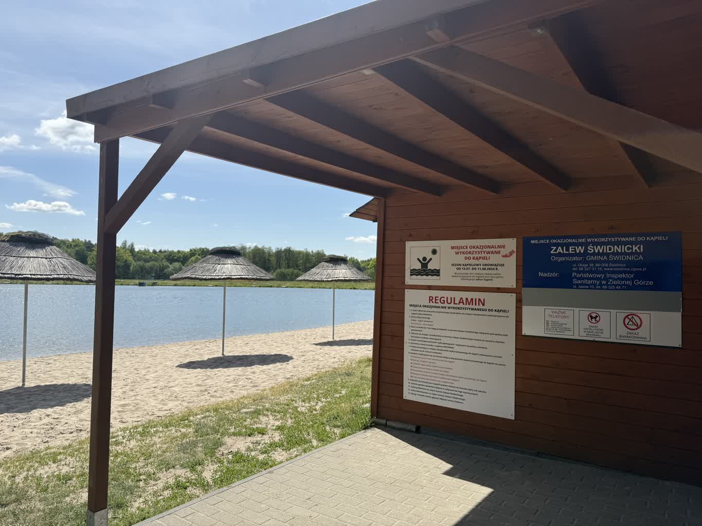 Władze gminy walczą z zaśmiecaniem Zalewu Świdnickiego