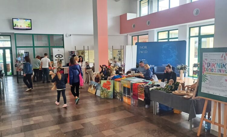 Piknik rodzinny z okazji 70-lecia biblioteki Norwida (fot. Piotr Bakselerowicz)