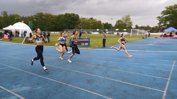 W środku stawki Marika Majewska z AZS-u AWF-u Gorzów (fot. Jakub Lesiński)