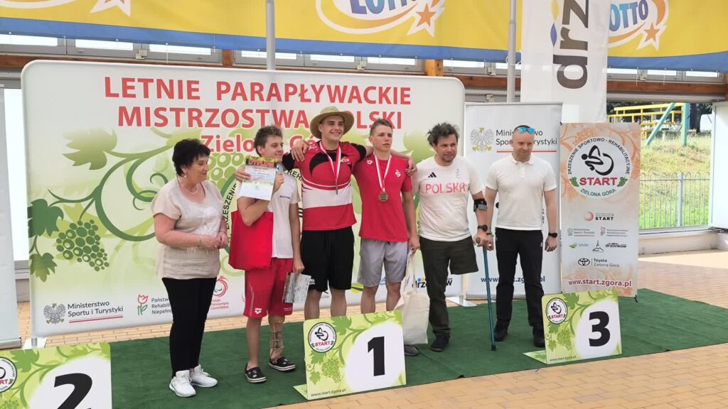 Za nami pierwszy dzień parapływackich MP. Lubuszanie na razie bez medali Podium w rywalizacji mężczyzn na 100 m stylem motylkowym; fot. Paweł Górski
