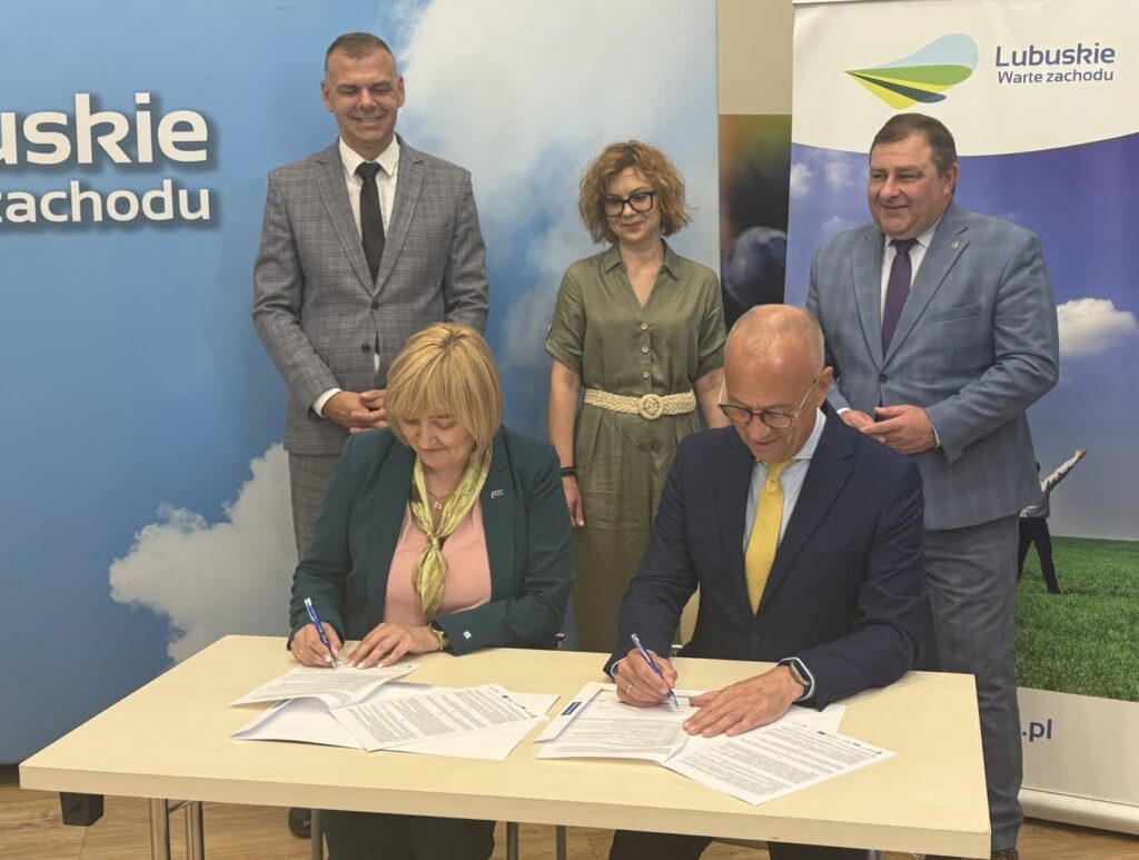 Zarząd województwa wspiera lokalne organizacje pozarządowe Radio Zachód - Lubuskie