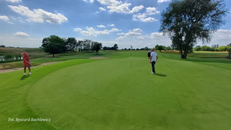 Golfiści na półmetku mistrzostw Polski 9 Golfiści na półmetku mistrzostw Polski Radio Zachód - Lubuskie