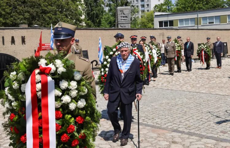 Prezes Polskiego Związku Byłych Więźniów Politycznych Hitlerowskich Więzień i Obozów Koncentracyjnych Stanisław Zalewski. Fot. PAP/ Albert Zawada