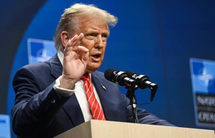 Trump: Stany Zjednoczone ocaliły Izrael, a teraz ocalą Netanjahu 9 Donald Trump. Fot. PAP/EPA/JONAS ROOSENS