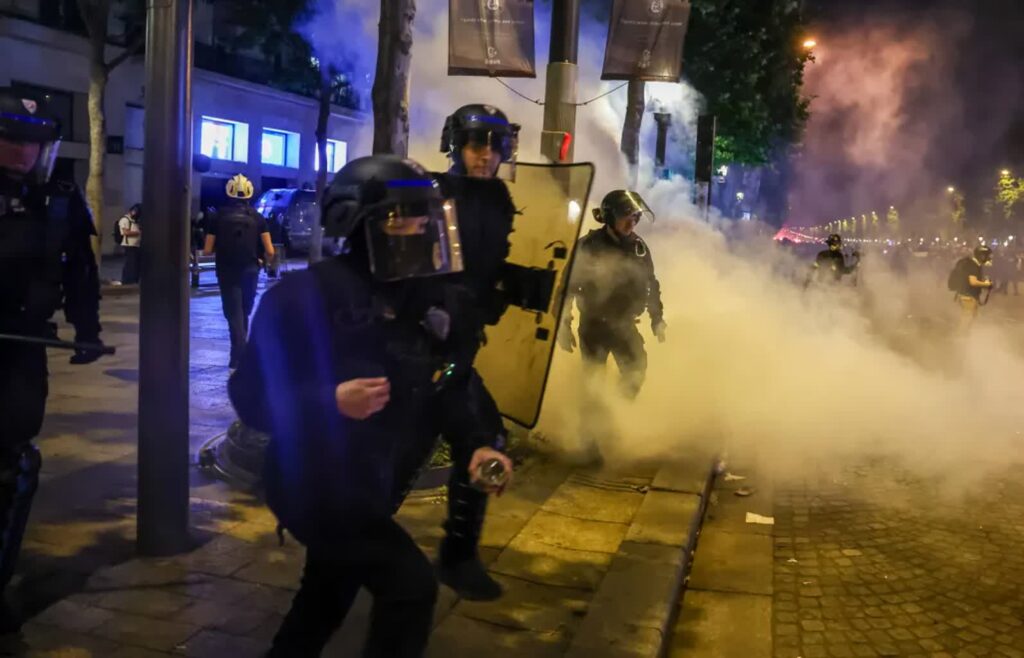 Triumf PSG w Lidze Mistrzów. Tragedia podczas świętowania we Francji 1 W całej Francji zatrzymano 559 osób, w tym 491 w samym Paryżu. Fot. PAP/EPA/CHRISTOPHE PETIT TESSON