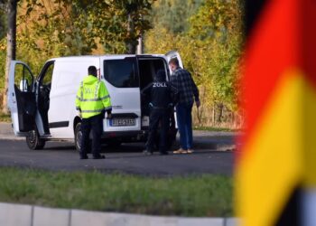 Ciężarówka na granicy niemieckiej - zdjęcie ilustracyjne Fot. PAP/Marcin Bielecki