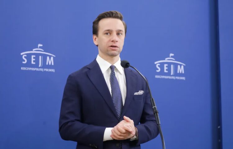 Krzysztof Bosak. Fot. PAP/Tomasz Gzell