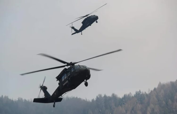 Black Hawk. Fot. PAP/EPA/CHRISTIAN BRUNA