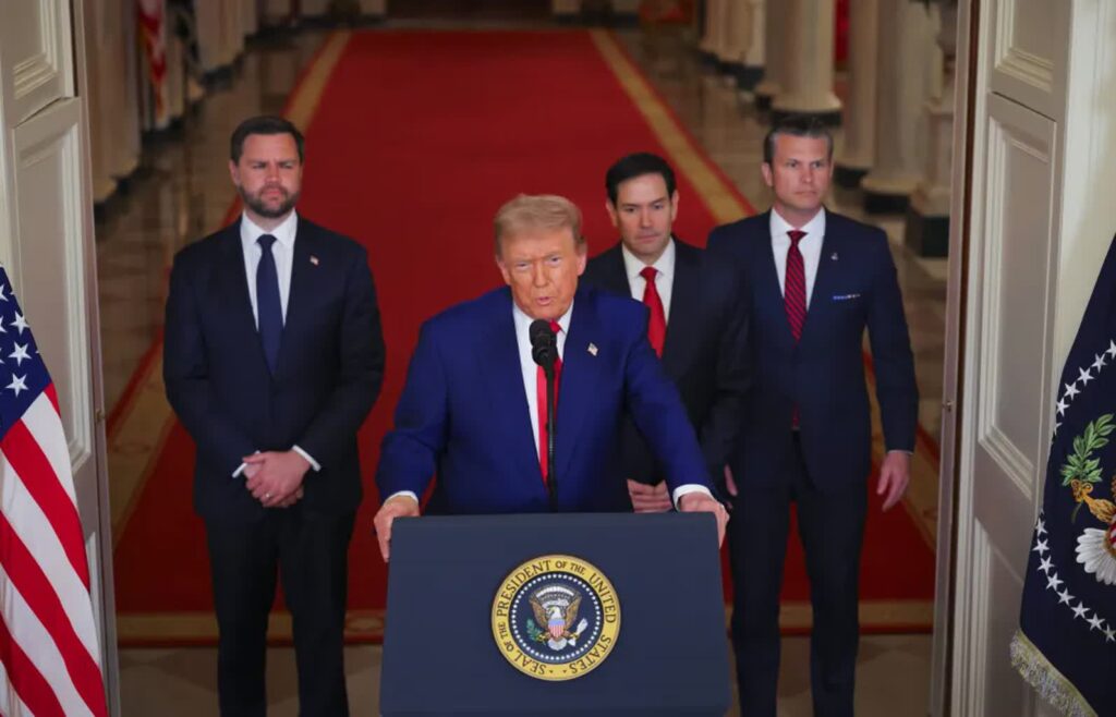 Donald Trump wygłasza orędzie po ataku na Iran. Fot. PAP/ EPA/Carlos Barria