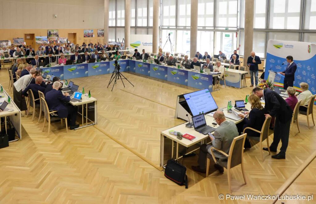 W ciągu 10 lat ubyło 48 tys. Lubuszan Sesja absolutoryjna sejmiku województwa lubuskiego (fot. Paweł Wańczko/lubuskie.pl)