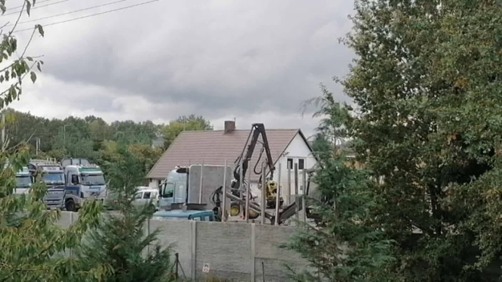 W środku spokojnego osiedla 13 baza 1.jpg