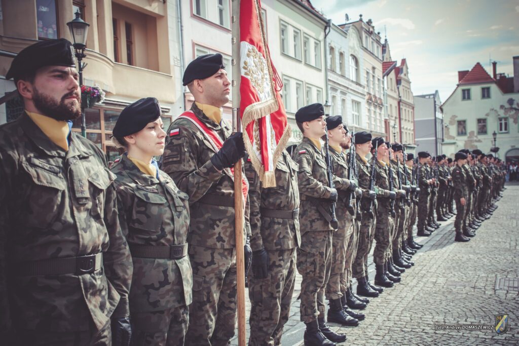 150 ochotników złożyło przysięgę na sztandar Radio Zachód - Lubuskie