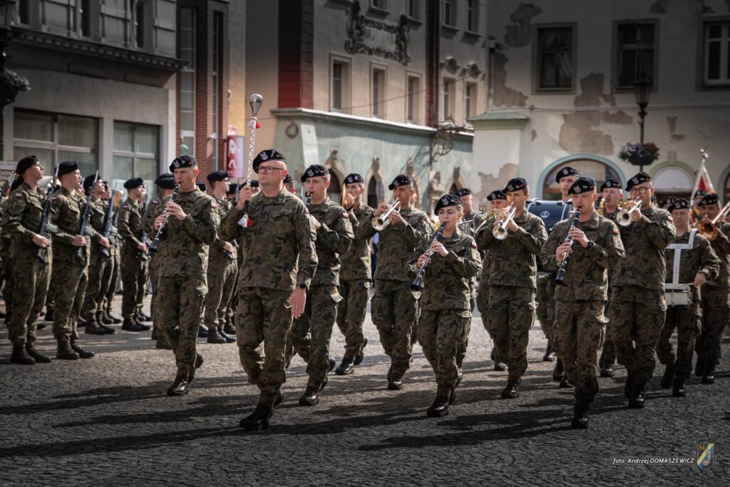 150 ochotników złożyło przysięgę na sztandar Radio Zachód - Lubuskie