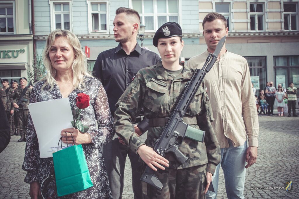 150 ochotników złożyło przysięgę na sztandar Radio Zachód - Lubuskie