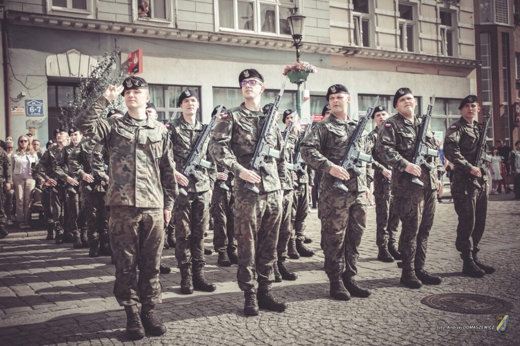 150 ochotników złożyło przysięgę na sztandar Radio Zachód - Lubuskie