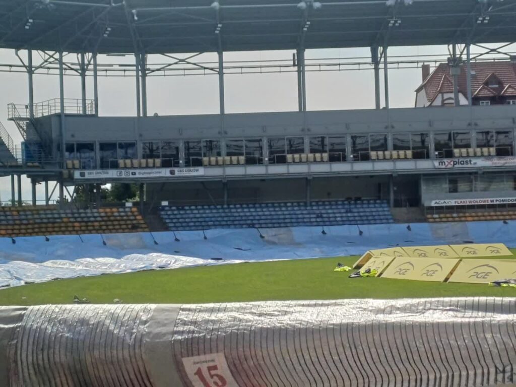 Ważny mecz w niedzielę, a na gorzowskim torze plandeka Ważny mecz w niedzielę, a na gorzowskim torze plandeka Radio Zachód - Lubuskie