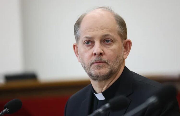 Rzecznik KEP ks. Leszek Gęsiak. Fot. PAP/Leszek Szymański