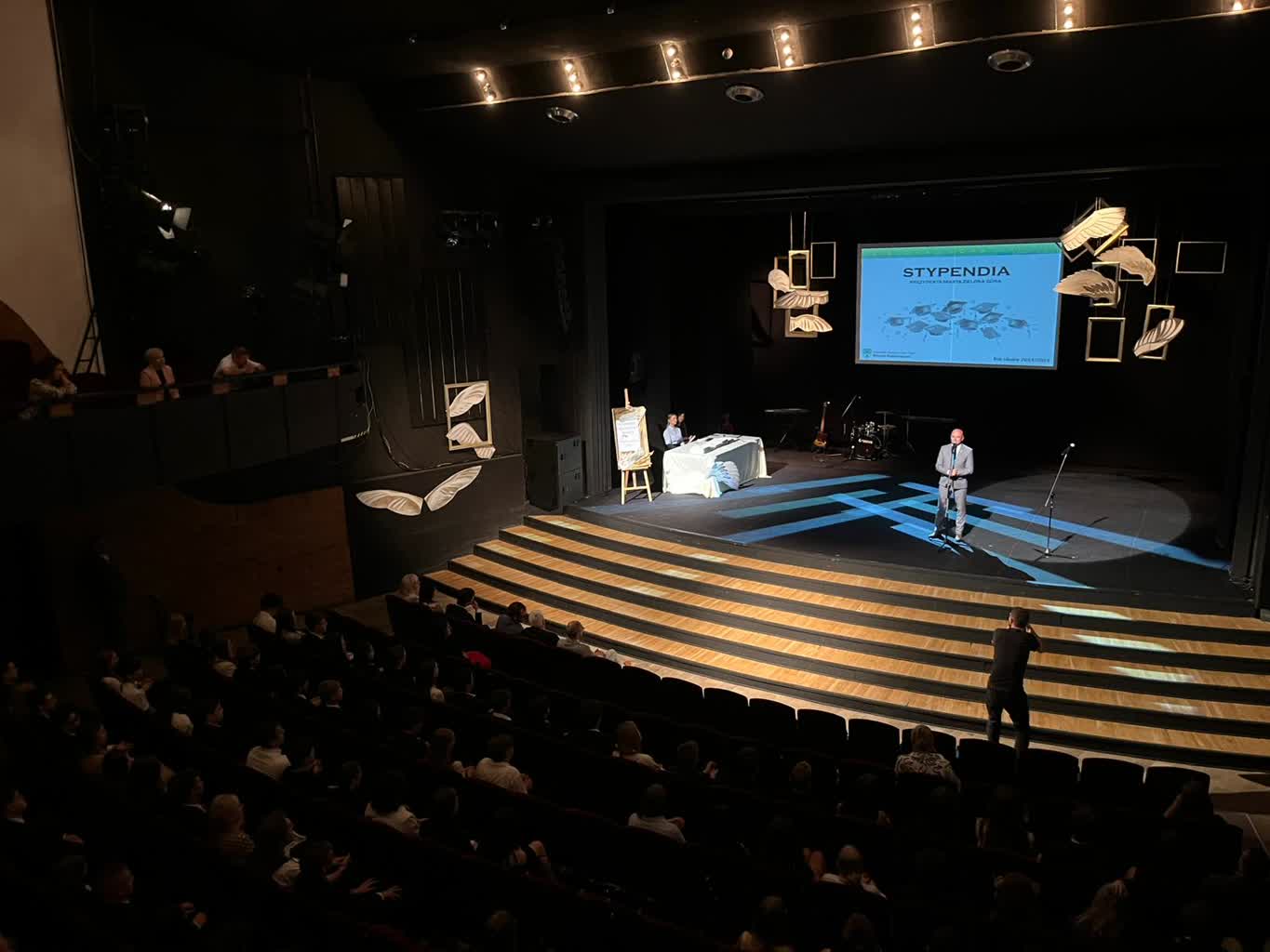 Stypendia prezydenta dla wybitnych uczniów rozdane Radio Zachód - Lubuskie