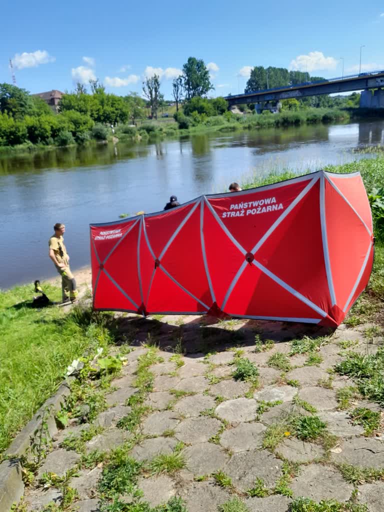 Mężczyzna topił się w Warcie. Nie udało się go uratować Radio Zachód - Lubuskie