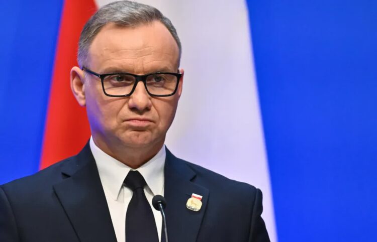 Prezydent: jest wrażenie, że postkomuniści do spółki z liberalno-lewicowymi chcą przekręcić ostatnie wybory 9 Prezydent Andrzej Duda Fot. PAP/ Valdemar Doveiko