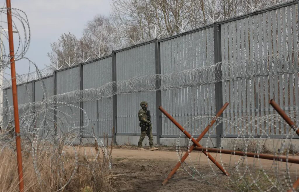 Żołnierze granicy państwowej Polski z Białorusią. Fot. PAP/Artur Reszko