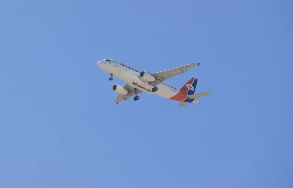 Ewakuacja Polaków z Izraela. Podano daty 3 Samolot opuszczający lotnisko w Ammanie. Zdj. ilustracyjne. Fot. PAP/EPA/YAHYA ARHAB