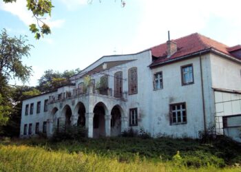 Niepewny los pałacu w Dłużku 10 fot. UM Lubsko