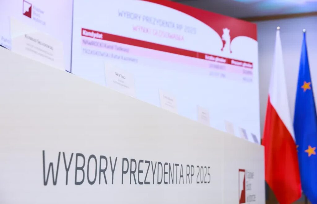 Wybory prezydenta RP - II tura. Konferencja PKW. Fot. PAP/Leszek Szymański