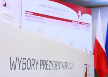 Wybory prezydenta RP - II tura. Konferencja PKW. Fot. PAP/Leszek Szymański