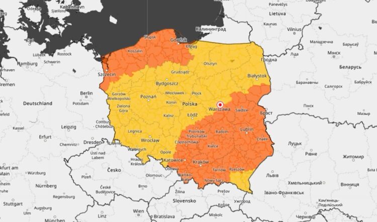 Burze wciąż nad Polską. Jest nowy alert IMGW 9 Burze wciąż nad Polską. Jest nowy alert IMGW Radio Zachód - Lubuskie