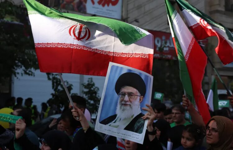 Jeden z antyizraelskich protestów w Teheranie, fot. PAP/EPA/ABEDIN TAHERKENAREH