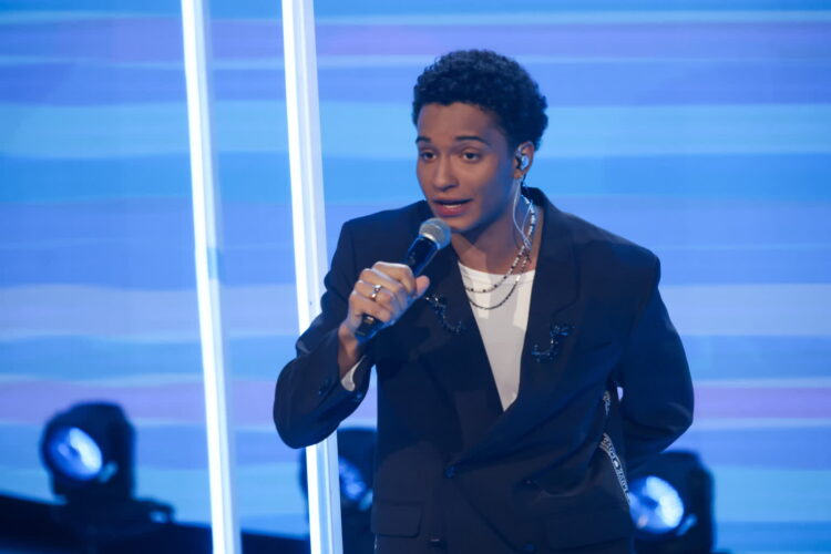 Nagrodę im. Anny Jantar i figurkę Karolinki 62. Krajowego Festiwalu Piosenki Polskiej w Opolu otrzymał Daniel Godson za wykonanie piosenki pt. "Jest jak jest". W głosowaniu sms-owym nagrodę publiczności przyznano Staśkowi Kukulskiemu. 9 Daniel Godson. Fot. PAP/Krzysztof Świderski