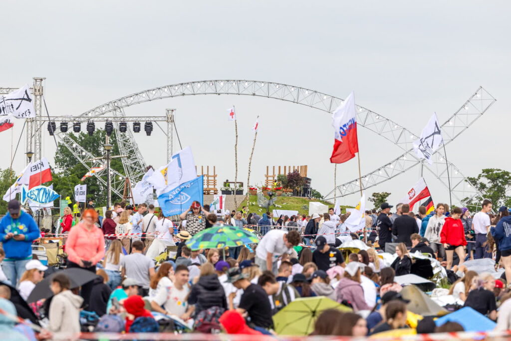 XXIX Ogólnopolskie Spotkanie Młodych Lednica 2000. Fot. PAP/Paweł Jaskółka