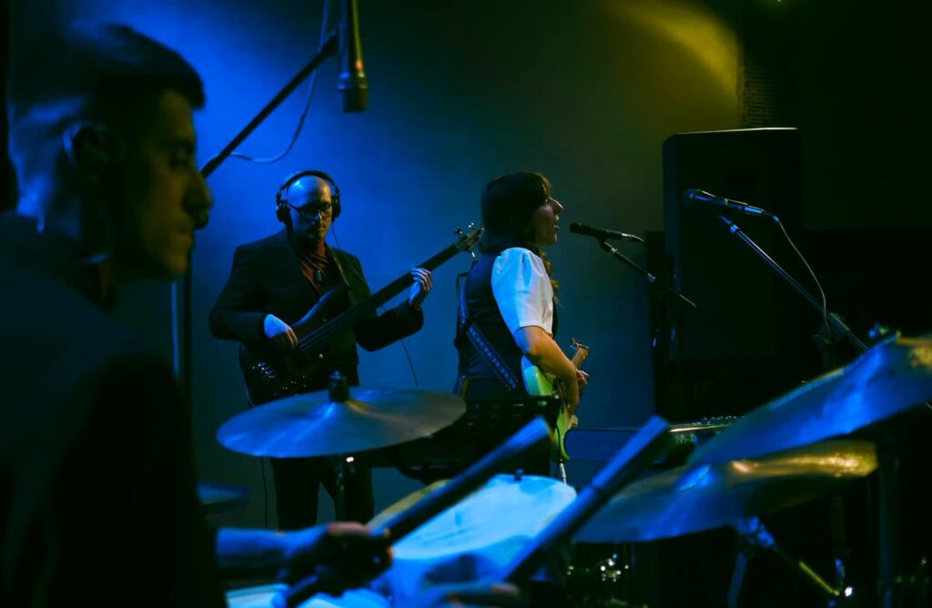 Kapu Kai na scenie (fot. Szymon Łukaszewski/archiwum zespołu)