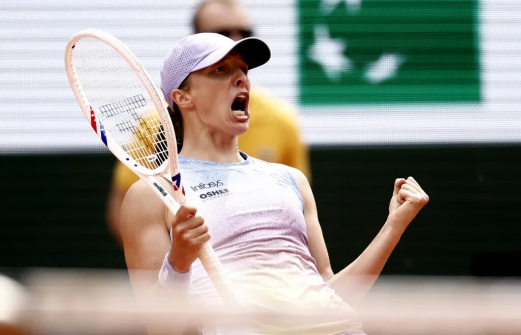 Iga Świątek. Fot. PAP/EPA/YOAN VALAT