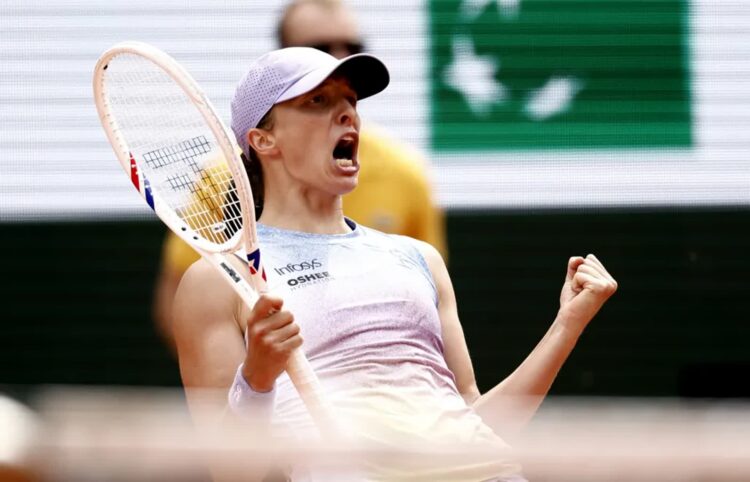 Iga Świątek. Fot. PAP/EPA/YOAN VALAT