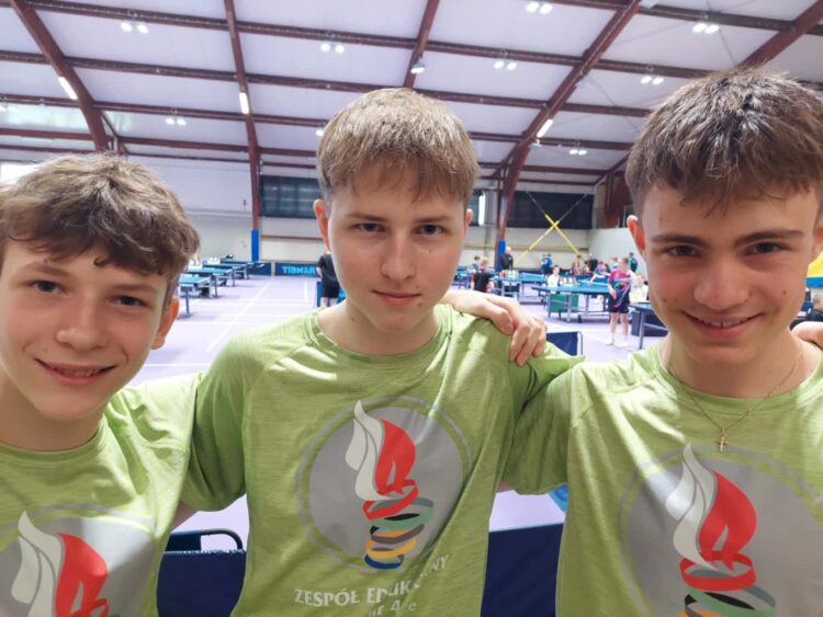Dwa złote medale uczniów Zespołu Edukacyjnego nr 4 w Igrzyskach Młodzieży Szkolnej 9 Dwa złote medale uczniów Zespołu Edukacyjnego nr 4 w Igrzyskach Młodzieży Szkolnej Radio Zachód - Lubuskie