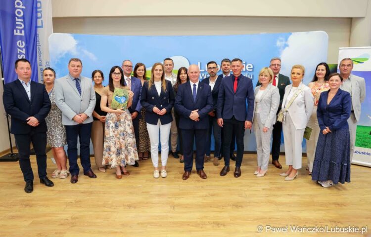 4,9 mln zł z funduszu ochrony gruntów rolnych rozdane 9 Podpisanie umów na dotacje z funduszu ochrony gruntów rolnych w Urzędzie Marszałkowskim (lubuskie.pl)